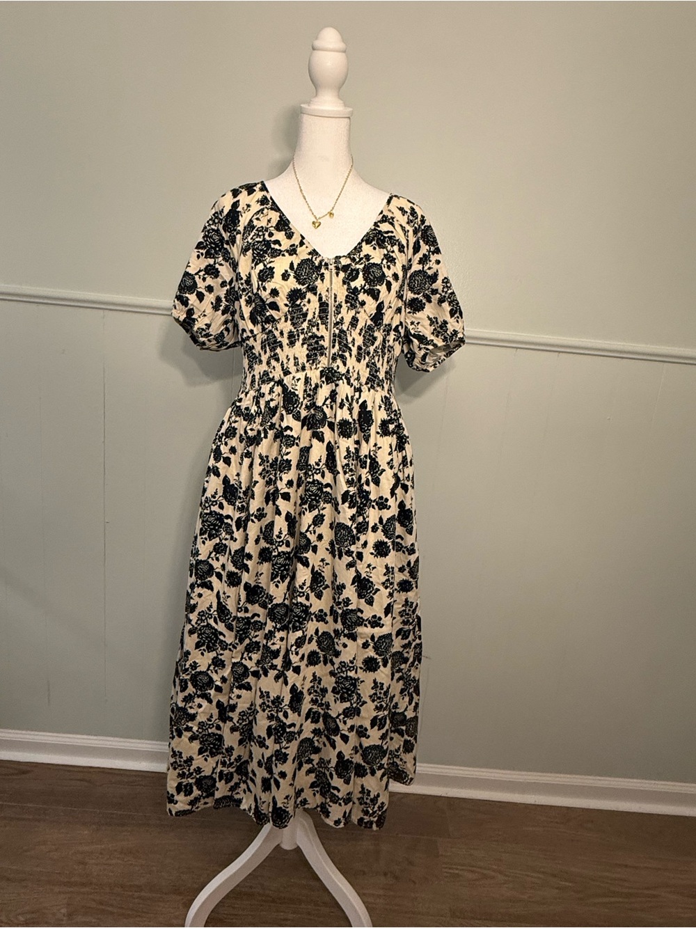 Black Floral Print Cream Maxi Dress size XL - Picture 3 of 5